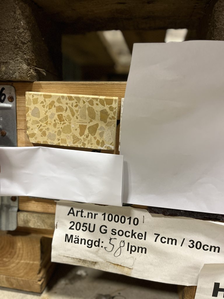 205U G sockel 7x30 cm